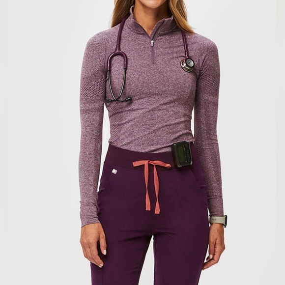 Figs Salta Seamless ¼ Zip XS/S
LIMITED EDITION STYLE
Brand New sealed package - Picture 12 of 15